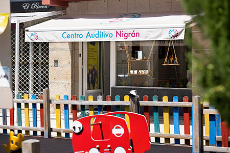Fachada centro auditivo Nigrán